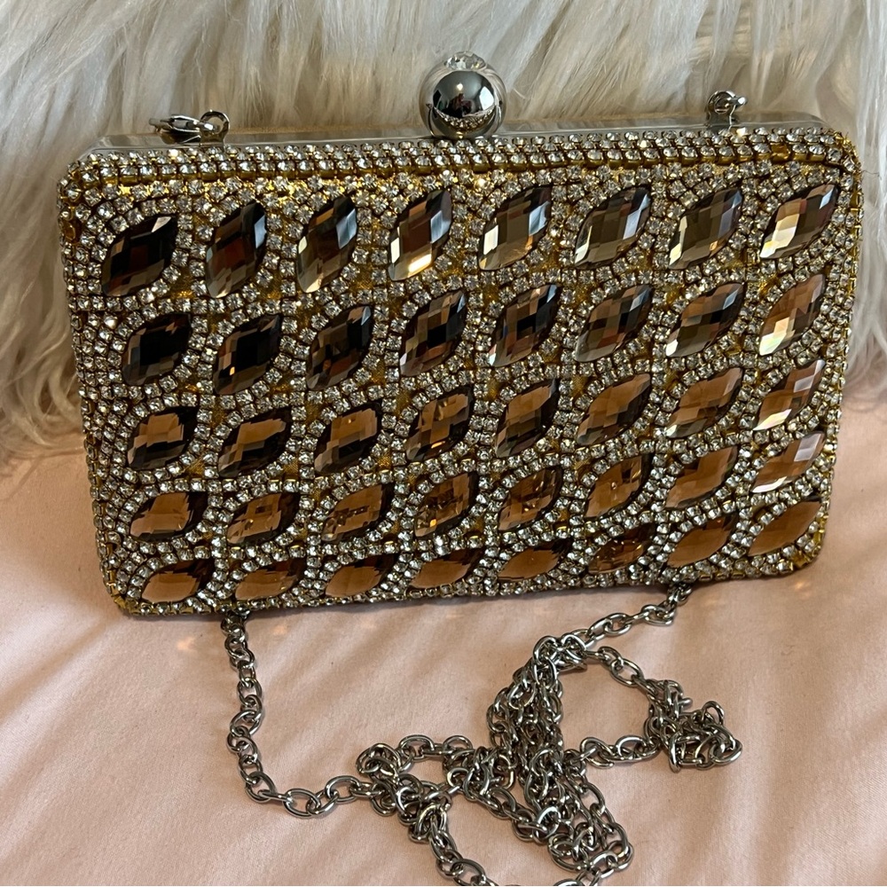 Elegant Gold and Silver Bag - Picture 1 of 10